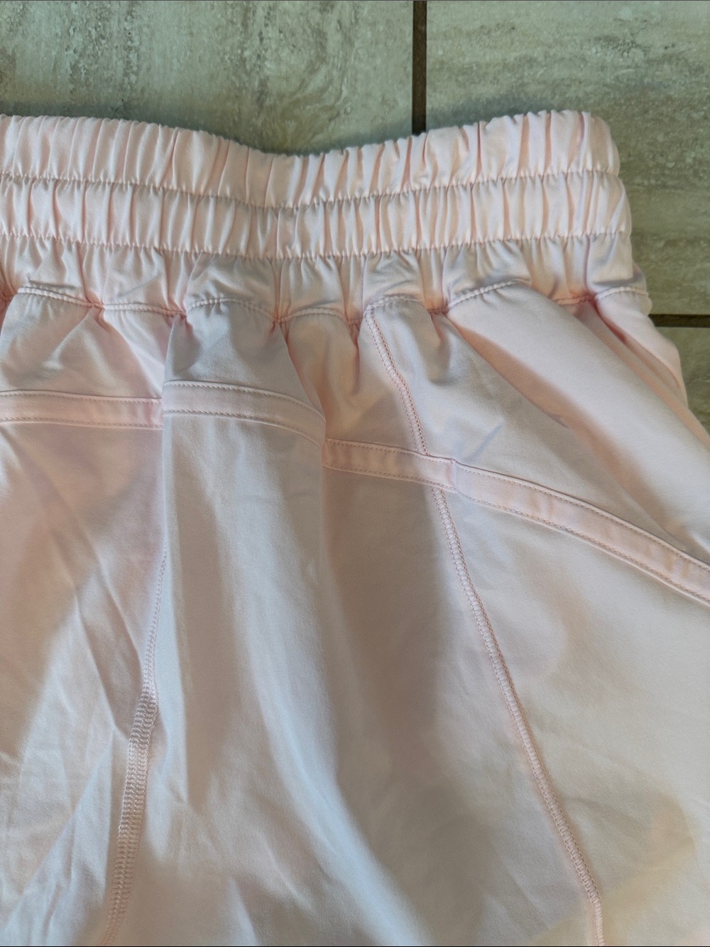 Lululemon Track That Mid-Rise Lined
Short 5" Strawberry Milkshake Size 6 - Picture 14 of 16